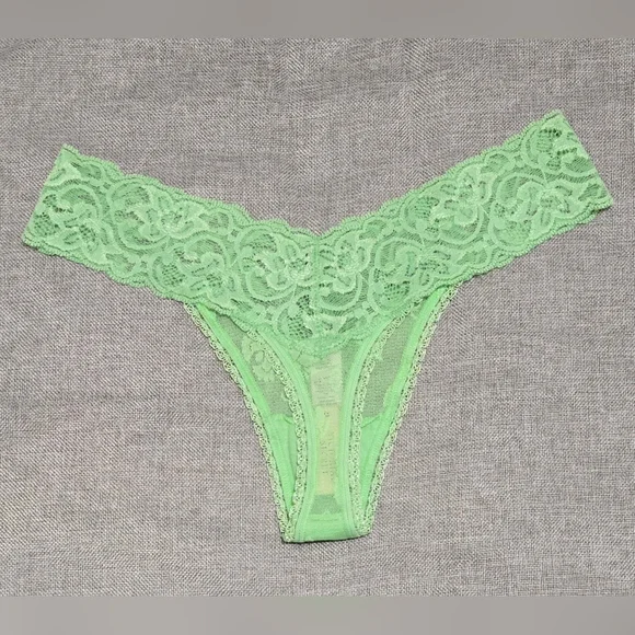 Victoria's Secret Angels Lace and Mesh Low Rise Thong - Picture 3 of 4